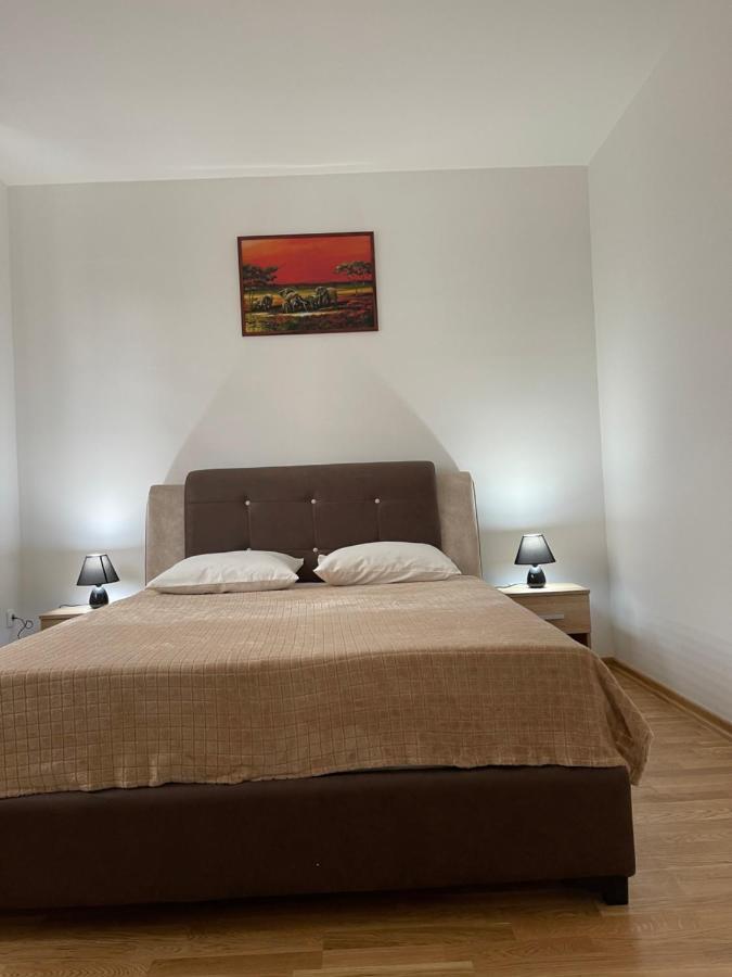 Royal Residence Apartmani 2 Pančevo Buitenkant foto